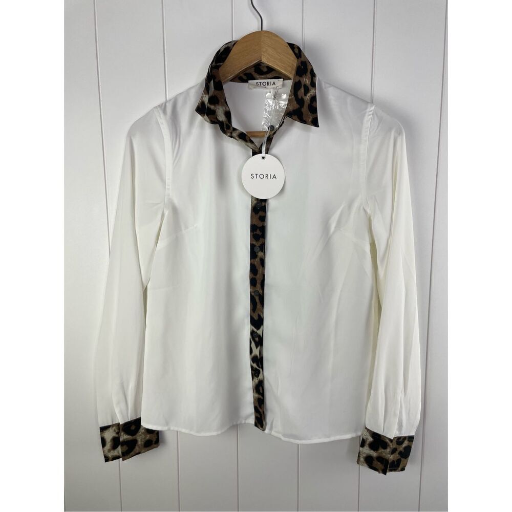 NWT Storia White and Animal Print Button Down Collar Work Career Shirt Size S‎